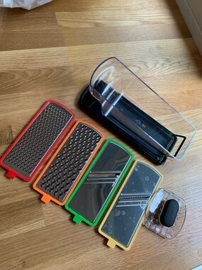 Multi-Function Vegetable Slicer & Grater Set